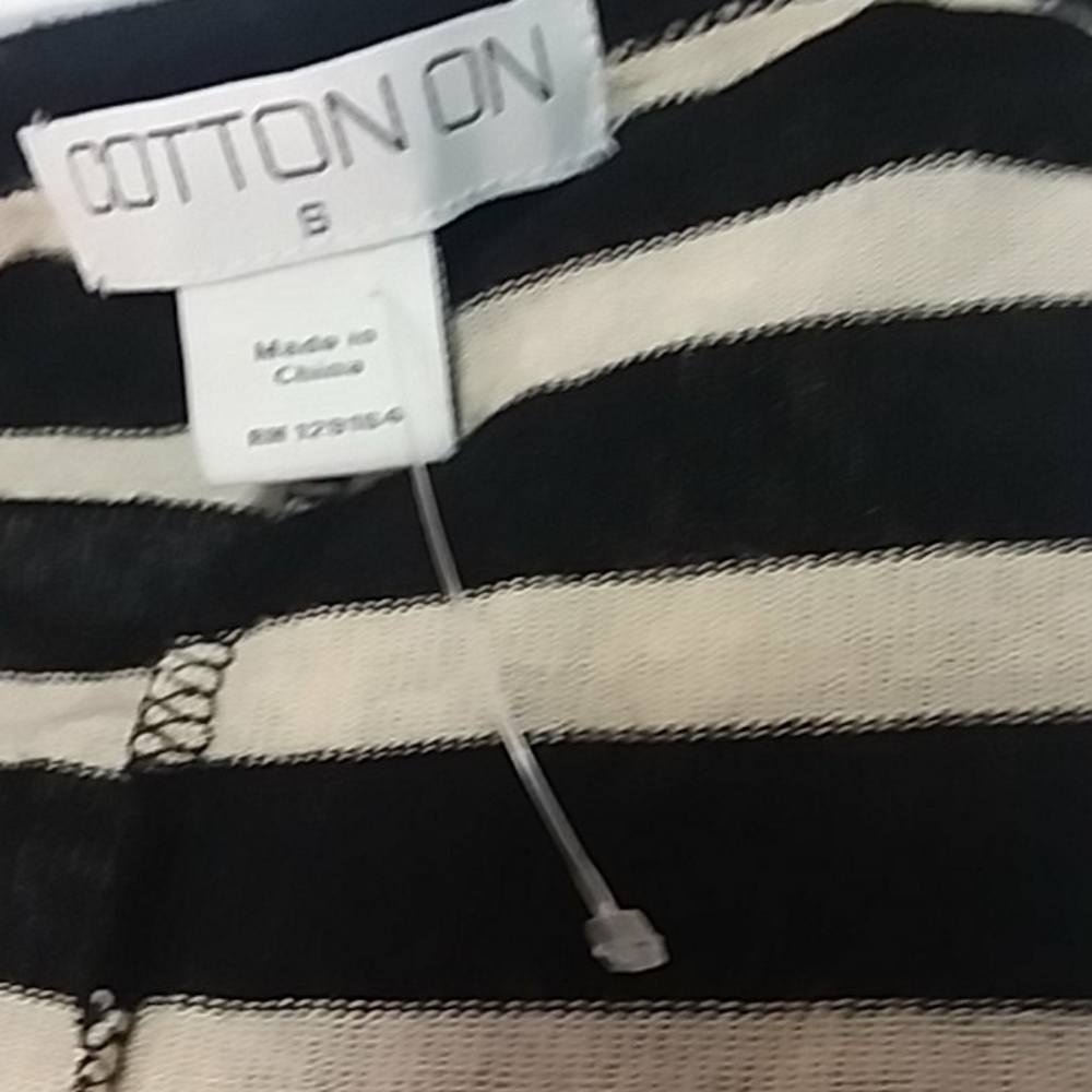 Cotton On: Oversized Top, Size Small - Picture 6 of 8